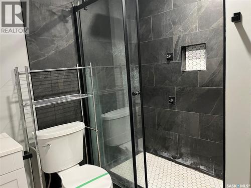 165 Pasqua Street N, Regina, SK - Indoor Photo Showing Bathroom