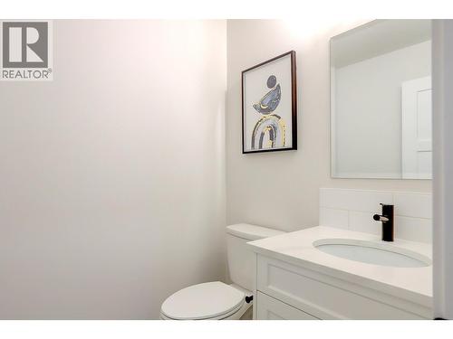 1999 15 Avenue Unit# 14, Vernon, BC - Indoor Photo Showing Bathroom