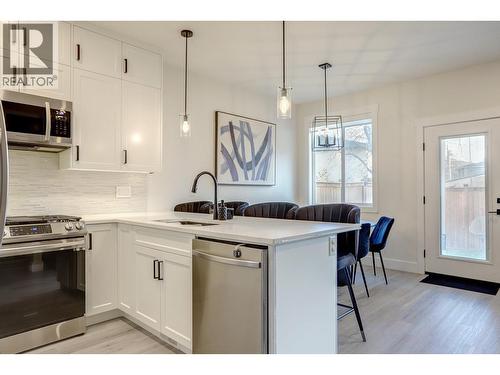 1999 15 Avenue Unit# 14, Vernon, BC - Indoor Photo Showing Kitchen With Upgraded Kitchen