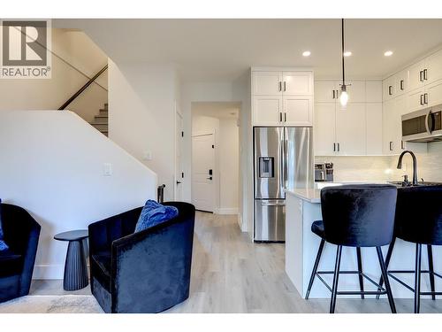 1999 15 Avenue Unit# 14, Vernon, BC - Indoor Photo Showing Kitchen With Upgraded Kitchen