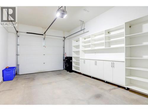 1999 15 Avenue Unit# 14, Vernon, BC - Indoor Photo Showing Garage