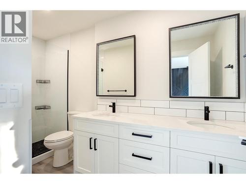1999 15 Avenue Unit# 14, Vernon, BC - Indoor Photo Showing Bathroom