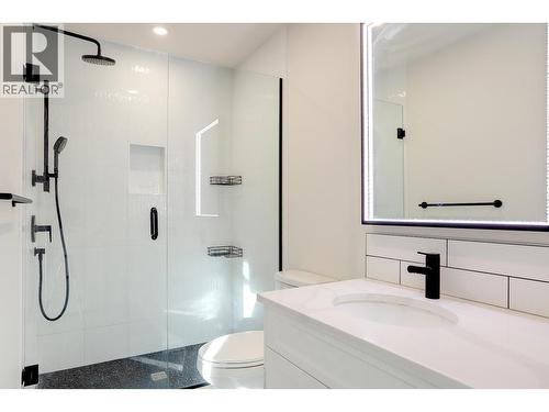 1999 15 Avenue Unit# 14, Vernon, BC - Indoor Photo Showing Bathroom