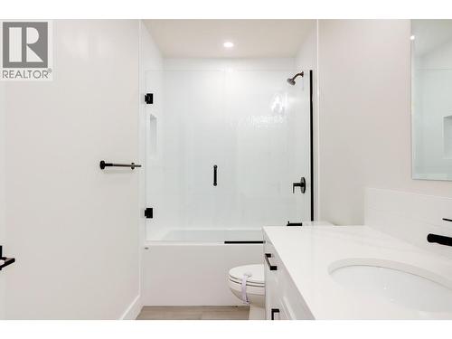 1999 15 Avenue Unit# 14, Vernon, BC - Indoor Photo Showing Bathroom