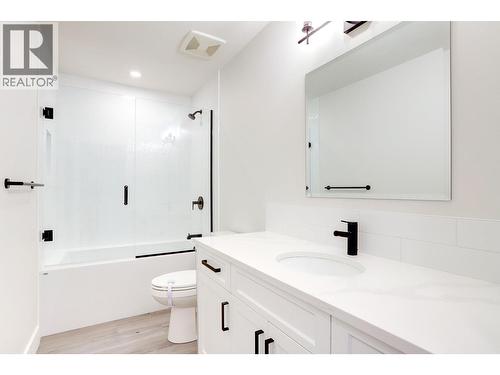 1999 15 Avenue Unit# 14, Vernon, BC - Indoor Photo Showing Bathroom