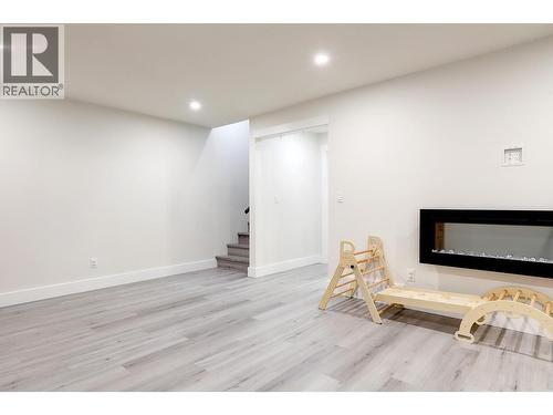 1999 15 Avenue Unit# 14, Vernon, BC - Indoor With Fireplace