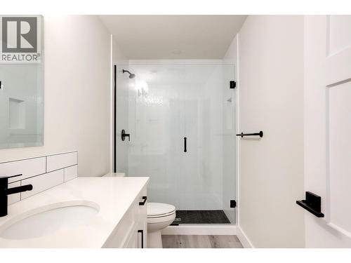 1999 15 Avenue Unit# 14, Vernon, BC - Indoor Photo Showing Bathroom
