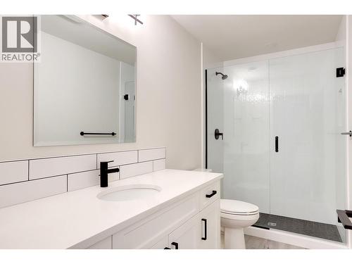 1999 15 Avenue Unit# 14, Vernon, BC - Indoor Photo Showing Bathroom