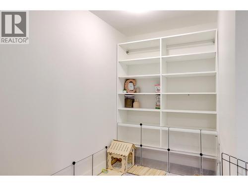 1999 15 Avenue Unit# 14, Vernon, BC - Indoor With Storage