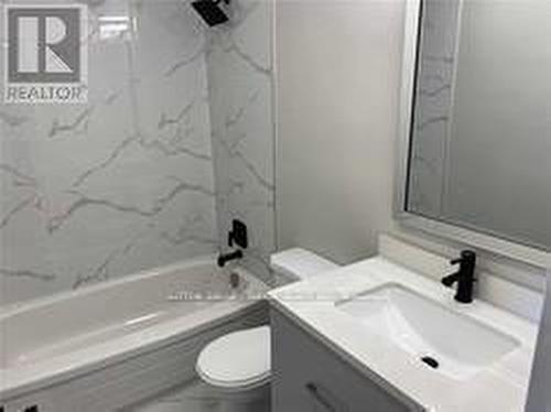 503 - 15 Elizabeth Road, Mississauga, ON - Indoor Photo Showing Bathroom
