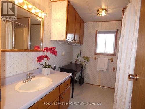 121 - 3033 Townline Road, Fort Erie (Black Creek), ON - Indoor Photo Showing Bathroom