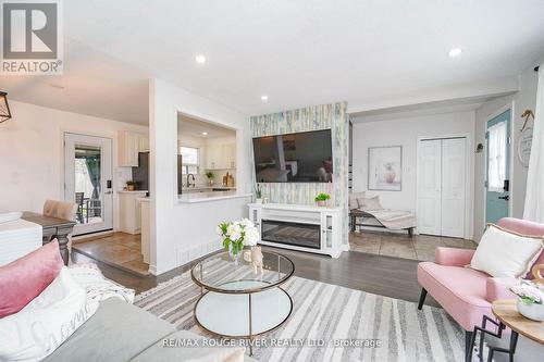 1277 Trellis Court, Pickering, ON - Indoor Photo Showing Living Room