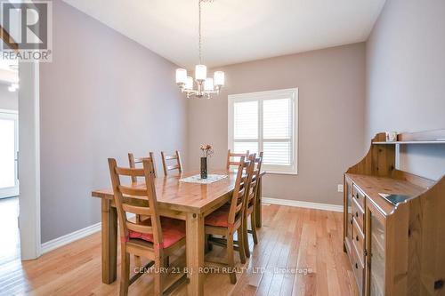 24 Connaught Lane, Barrie, ON - Indoor Photo Showing Dining Room
