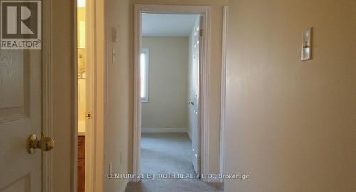 Upper - 194 Livingstone Street E, Barrie, ON - Indoor Photo Showing Other Room