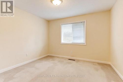 Upper - 194 Livingstone Street E, Barrie, ON - Indoor Photo Showing Other Room