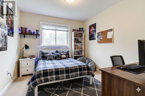 Upper - 194 Livingstone Street E, Barrie, ON - Indoor Photo Showing Bedroom