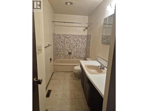 249 Kitchener Crescent Unit# 29, Kamloops, BC - Indoor Photo Showing Bathroom