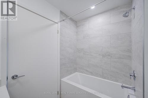 3101 - 395 Square One Drive, Mississauga, ON - Indoor Photo Showing Bathroom