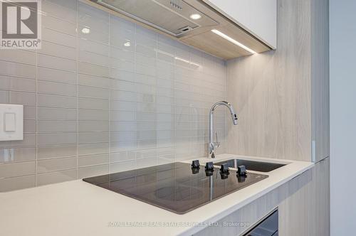 3101 - 395 Square One Drive, Mississauga, ON - Indoor Photo Showing Kitchen