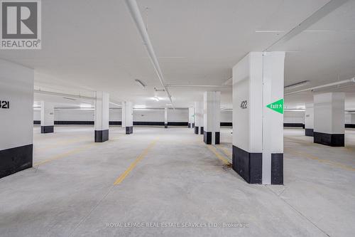 3101 - 395 Square One Drive, Mississauga, ON - Indoor Photo Showing Garage