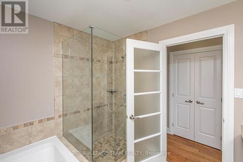 691 Edison Avenue, Ottawa, ON - Indoor Photo Showing Bathroom