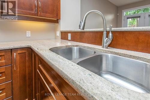 691 Edison Avenue, Ottawa, ON - Indoor Photo Showing Kitchen With Double Sink