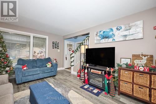 40 Shakespeare Avenue, St. Catharines (Haig), ON - Indoor Photo Showing Living Room