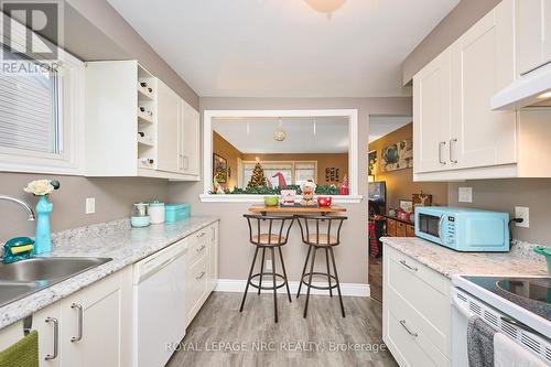 Breakfast Bar is Collapsible - 40 Shakespeare Avenue, St. Catharines (Haig), ON - Indoor Photo Showing Kitchen