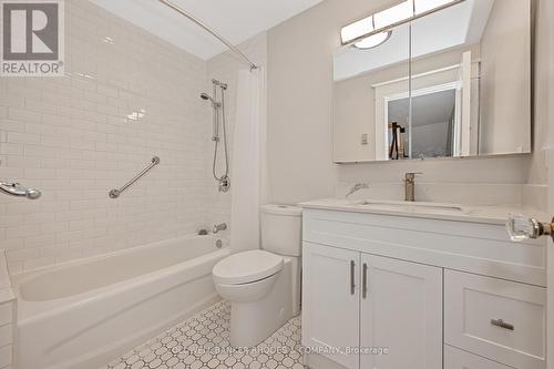 62 Powell Avenue, Ottawa, ON - Indoor Photo Showing Bathroom