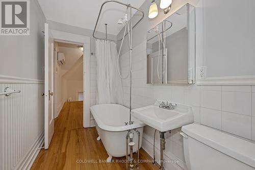 62 Powell Avenue, Ottawa, ON - Indoor Photo Showing Bathroom