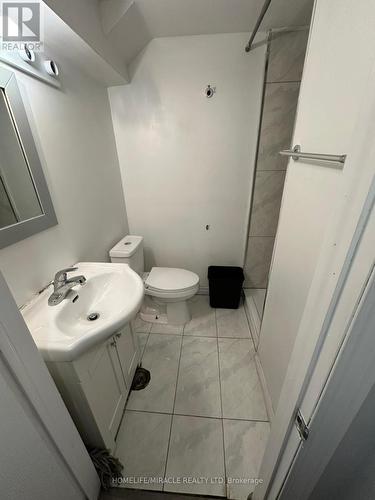 27 - 595 Third Street, London East, ON - Indoor Photo Showing Bathroom