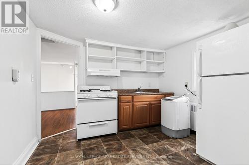 53 Kinsey Street, St. Catharines, ON - Indoor