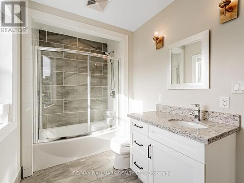 224 Duke Street, Hamilton, ON - Indoor Photo Showing Bathroom