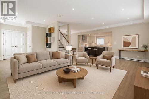 224 Duke Street, Hamilton, ON - Indoor Photo Showing Living Room