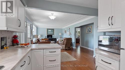 611 Clare Avenue, Welland (N. Welland), ON - Indoor Photo Showing Kitchen