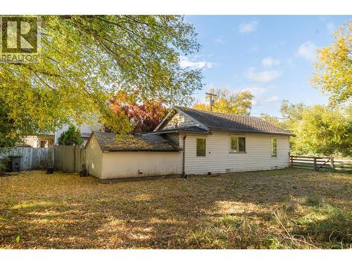 1923 Lindahl Street, Kelowna, BC - Outdoor