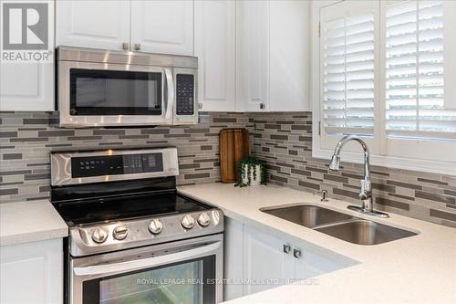 2365 Grand Ravine Drive, Oakville, ON - Indoor Photo Showing Kitchen With Double Sink