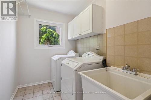 2365 Grand Ravine Drive, Oakville, ON - Indoor Photo Showing Laundry Room
