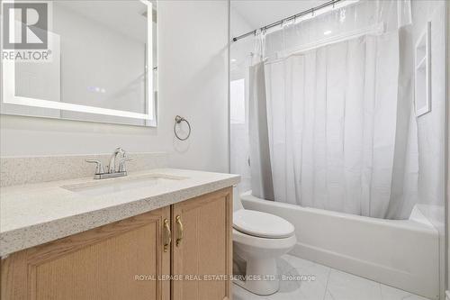 2365 Grand Ravine Drive, Oakville, ON - Indoor Photo Showing Bathroom