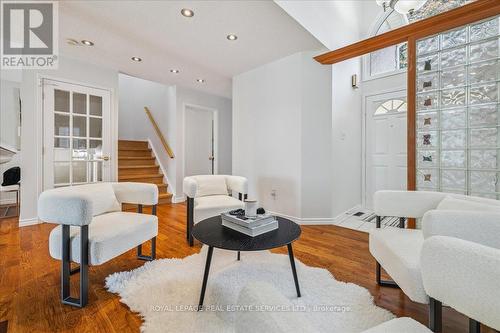 2365 Grand Ravine Drive, Oakville, ON - Indoor Photo Showing Living Room