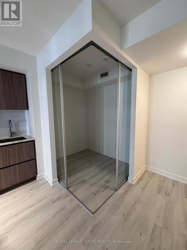 503 N - 120 Broadway Avenue, Toronto, ON - Indoor Photo Showing Other Room