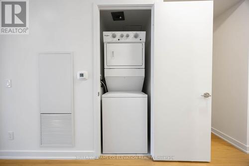 914 - 10 Deerlick Court, Toronto, ON - Indoor Photo Showing Laundry Room