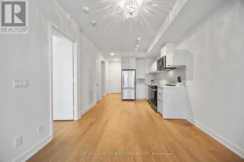 914 - 10 Deerlick Court, Toronto, ON - Indoor Photo Showing Kitchen