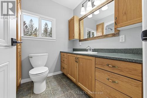 1251 Wylie Road, Laurentian Hills, ON - Indoor Photo Showing Bathroom