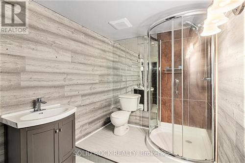 2121 Valin Street, Ottawa, ON - Indoor Photo Showing Bathroom