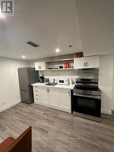 66 Wellington Street S, Hamilton, ON - Indoor Photo Showing Kitchen