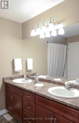 1433 Girard Drive, Lakeshore, ON - Indoor Photo Showing Bathroom