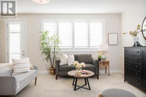 20 - 485 Pringle Avenue, Milton, ON - Indoor Photo Showing Living Room
