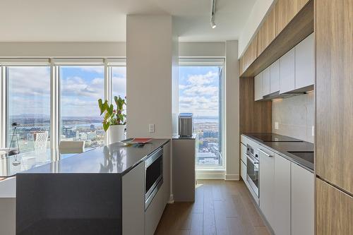 Cuisine - 4502-1188 Rue St-Antoine O., Montréal (Ville-Marie), QC - Indoor Photo Showing Kitchen With Upgraded Kitchen