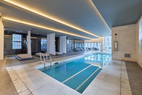 Piscine - 4502-1188 Rue St-Antoine O., Montréal (Ville-Marie), QC - Indoor Photo Showing Other Room With In Ground Pool